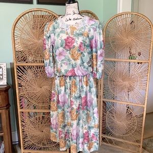 Beautiful floral Dress Size 12